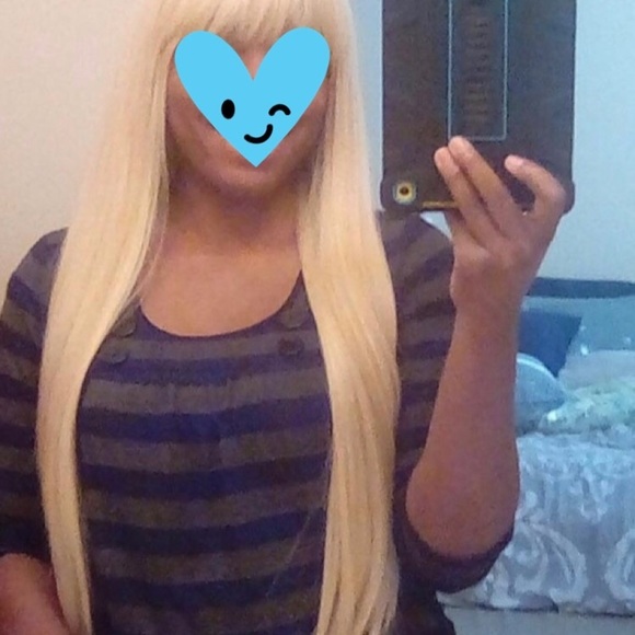 ?Hayden 26” 613 Blonde synthetic Bang Wig *NWT*